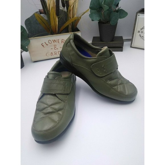 Dr. Scholl's Shoes - Dr scholls Green Slip On Wedge Shoe sneaker  women shoes 9 hook n loop closure